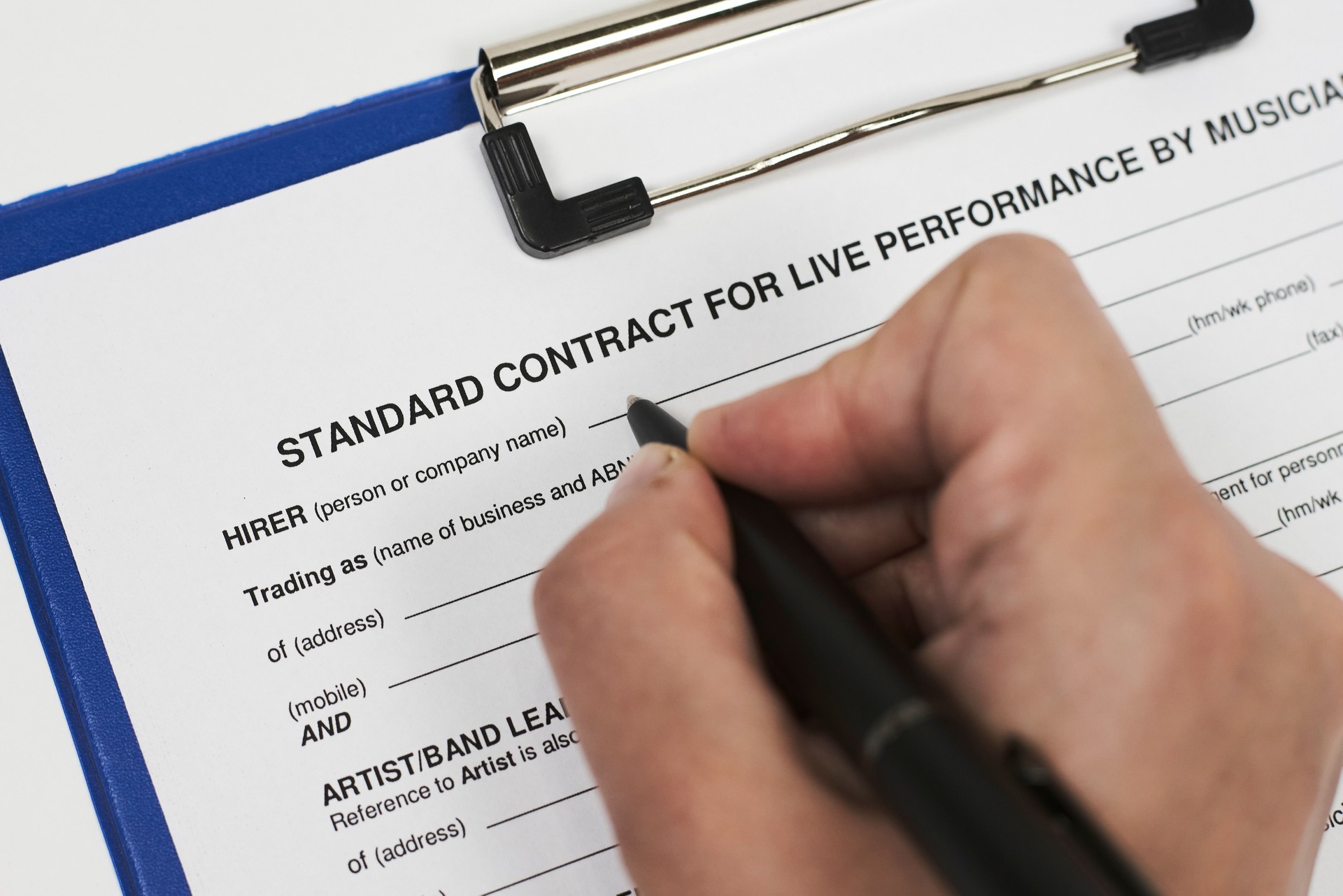 Standart contract for live performance by musicians